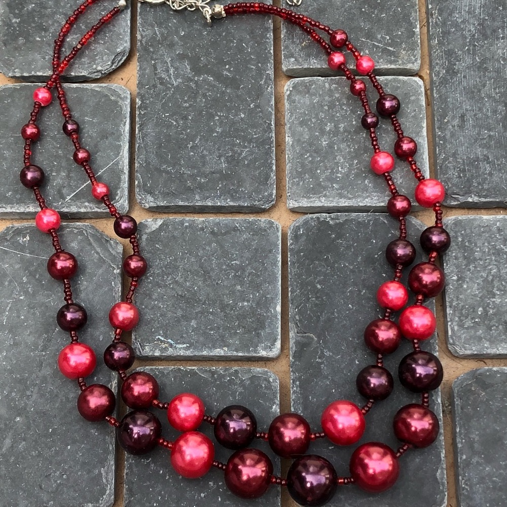 Red and cranberry beaded necklace